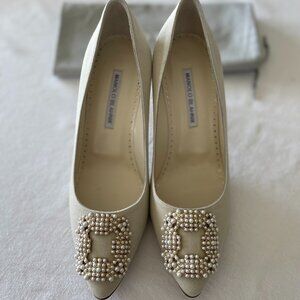 Manolo Blahnik Hangisi Cream 38.5 - New